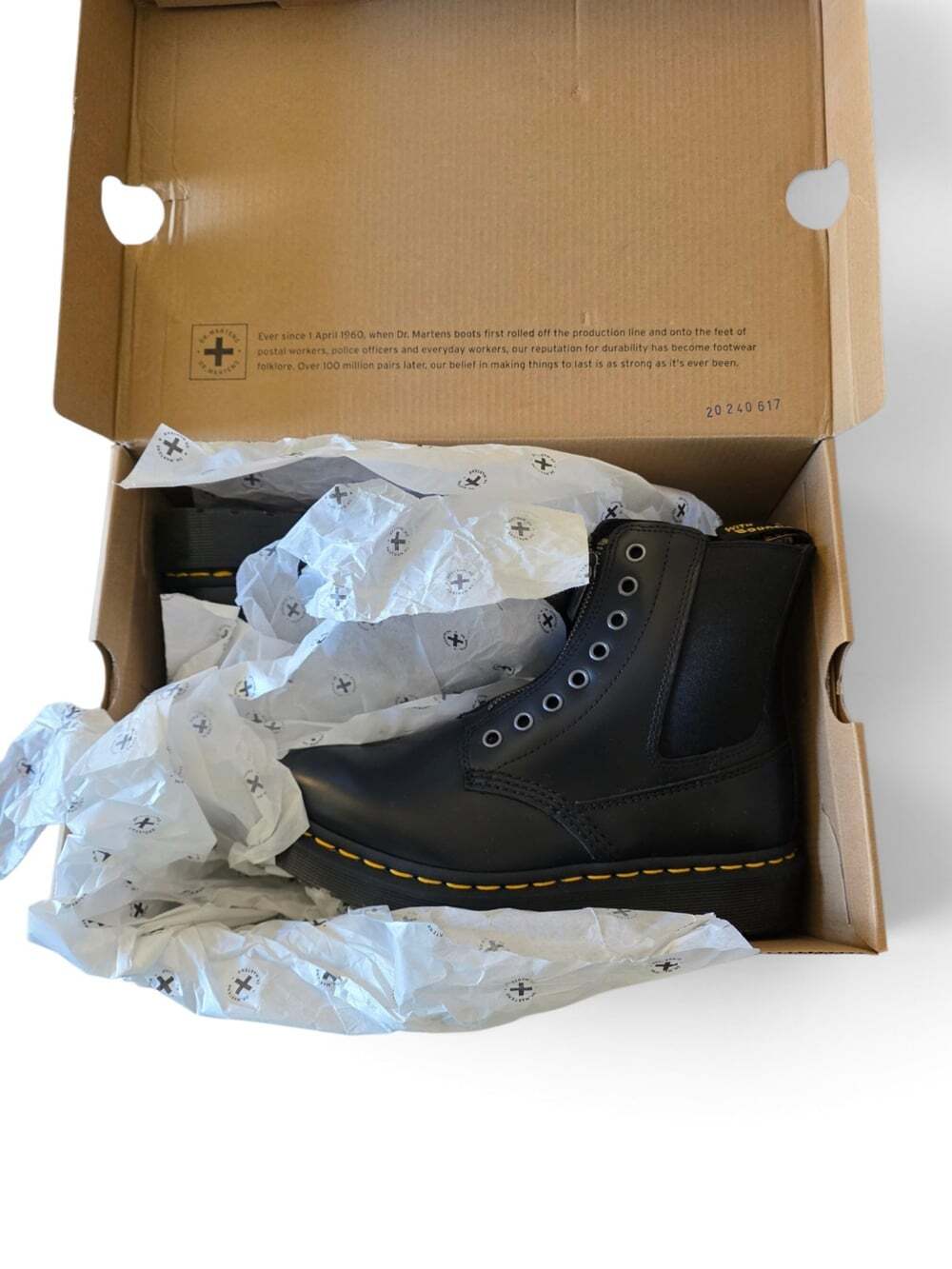 Dr. Martens 1460 Gusset Polished Smooth Zip Chelsea Boots Black Women 7 - Picture 5 of 16